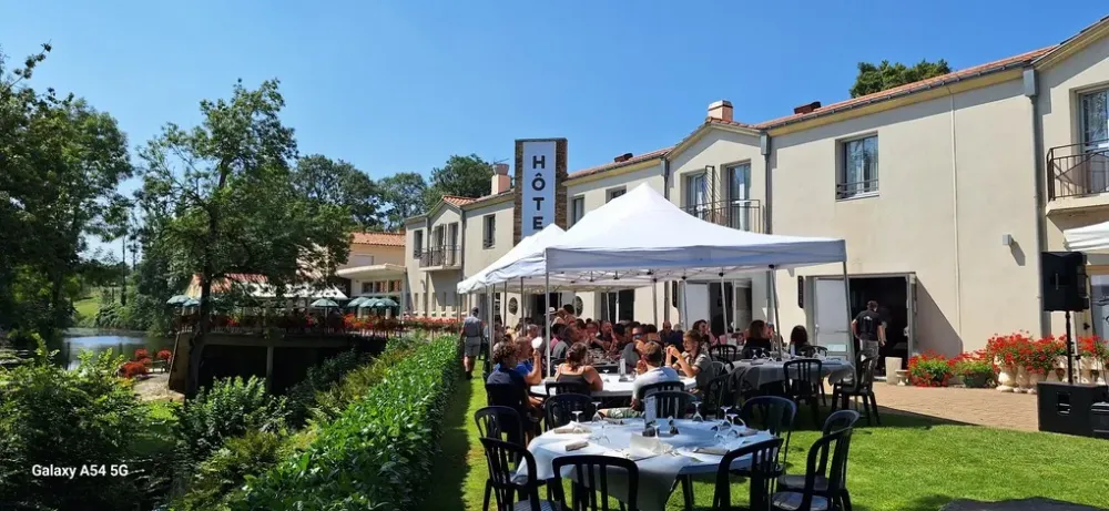 Hôtel près de Saint-Hilaire de Loulay